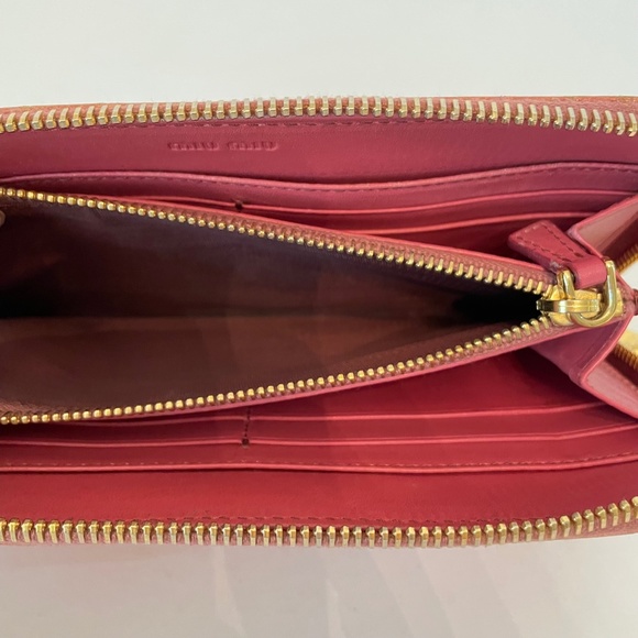 Miu Miu by Prada Pink/Mauve Croc Embossed Zip Around Wallet - Picture 7 of 16